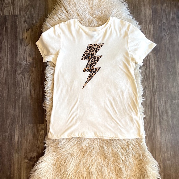 Leopard Lightning Bolt Graphic Tee - Picture 5 of 8